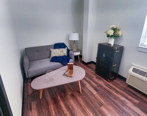 IH 307 - living area